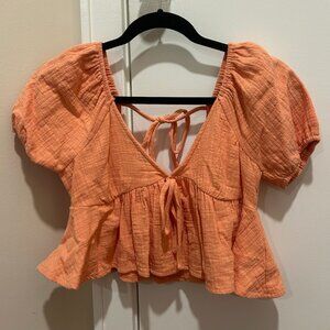 Francesca Mi Ami | Light Orange Flowy Crop Top